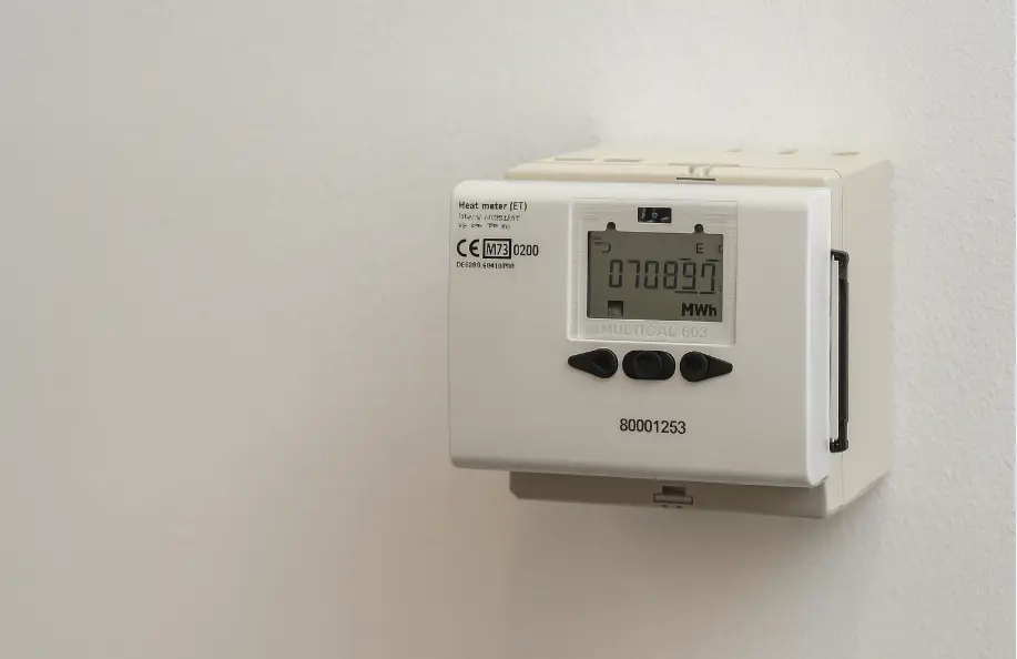warmtemeter tegen muur.